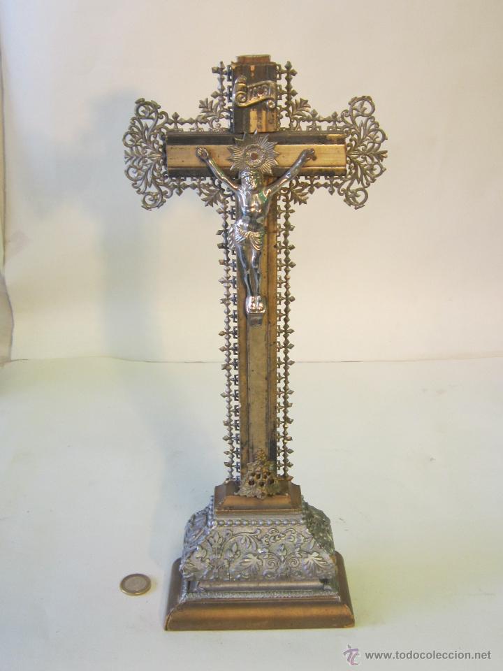 Antig&uuml;edades: CRISTO EN LA CRUZ DE MADERA Y METAL - Foto 1