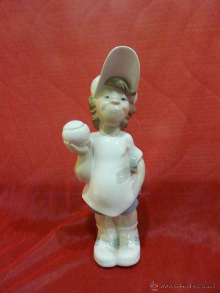 Antig&uuml;edades: LLADRO NI&Ntilde;O TENISTA - Foto 1