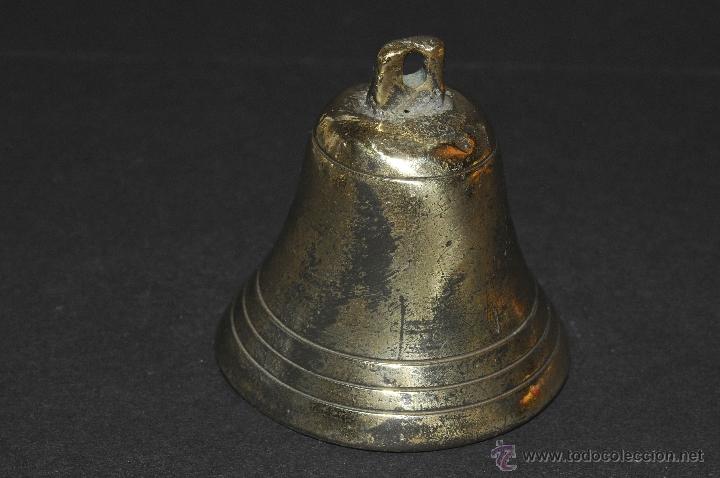 Antig&uuml;edades: CAMPANA EN BRONCE CON BADAJO - Foto 1