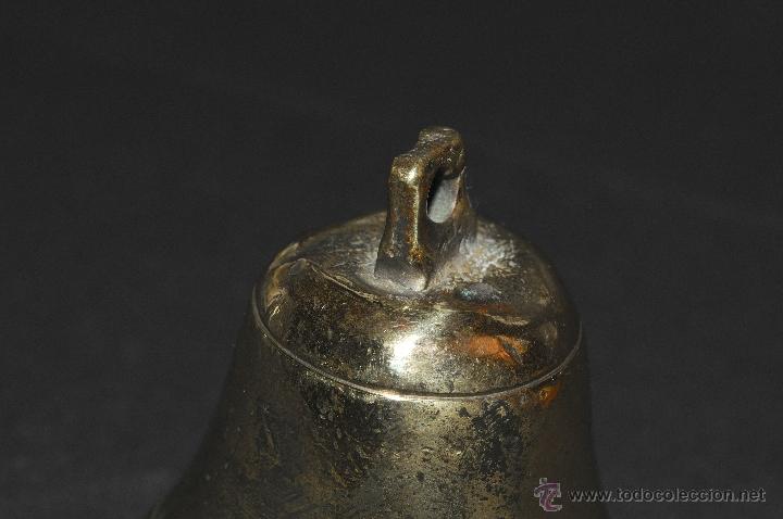 Antig&uuml;edades: CAMPANA EN BRONCE CON BADAJO - Foto 2