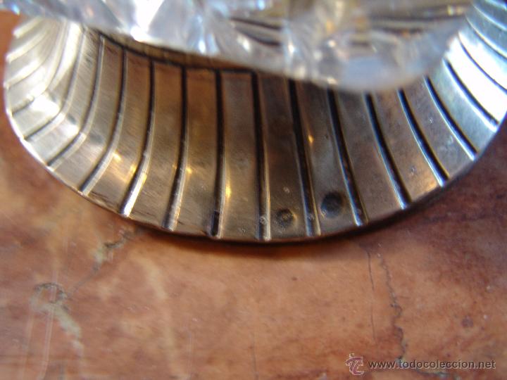 Antig&uuml;edades: B&Uacute;CARO DE CRISTAL TALLADO CON BASE DE PLATA - Foto 4