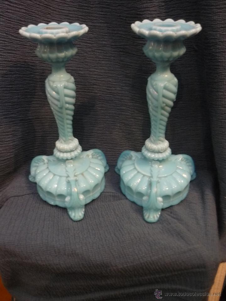 Antig&uuml;edades: Pareja de candeleros azules - Foto 2