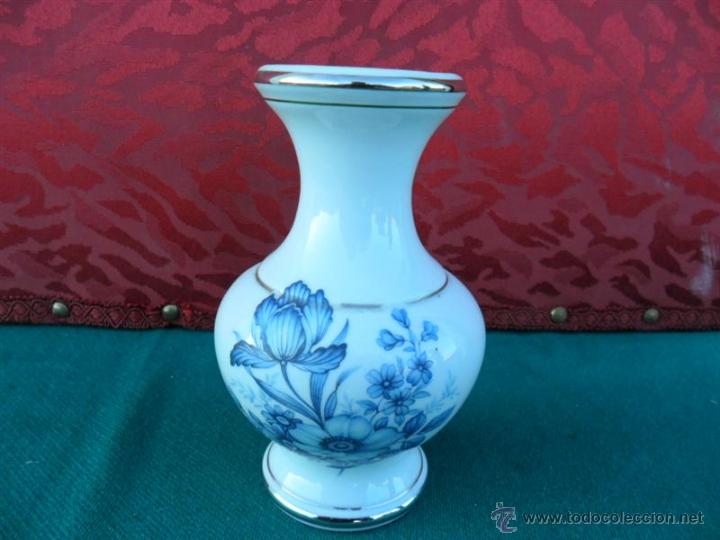 Antig&uuml;edades: peque&ntilde;o jarron de porcelana - Foto 1