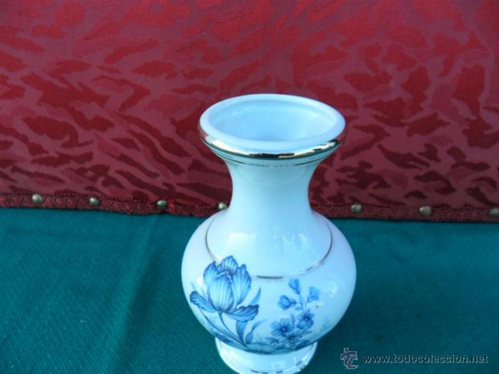 Antig&uuml;edades: peque&ntilde;o jarron de porcelana - Foto 2