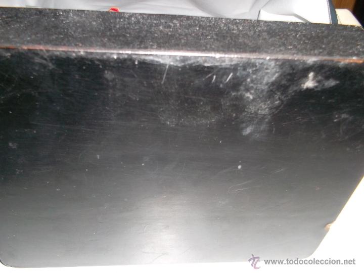 Antig&uuml;edades: caja de madera lacada - Foto 4