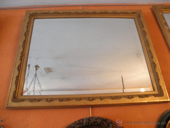 Antig&uuml;edades: &Aacute;NTIGUO ESPEJO DORADO CON RELIEVE Y BISELADO - Foto 1