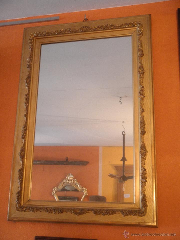 Antig&uuml;edades: &Aacute;NTIGUO ESPEJO DORADO CON RELIEVE - Foto 1