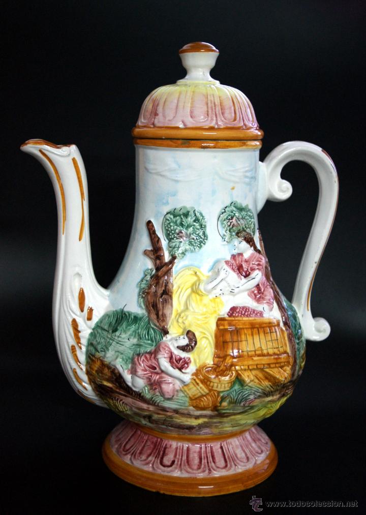 Antig&uuml;edades: GRAN TETERA EN CER&Aacute;MICA DE CAPODIMONTE - MARCAS EN LA BASE - Foto 6