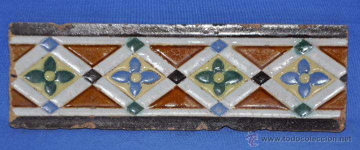 Antig&uuml;edades: Pieza de cenefa de azulejo. - Foto 3