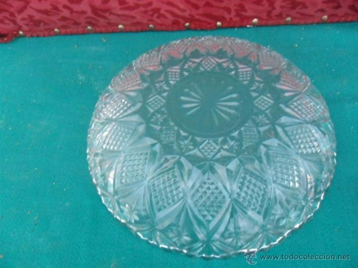 Antig&uuml;edades: plato grande de cristal tallado - Foto 2