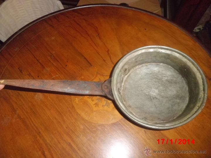 Antig&uuml;edades: ANTIGUA SARTEN DE COBRE CON EL MANGO DE HIERRO - Foto 3
