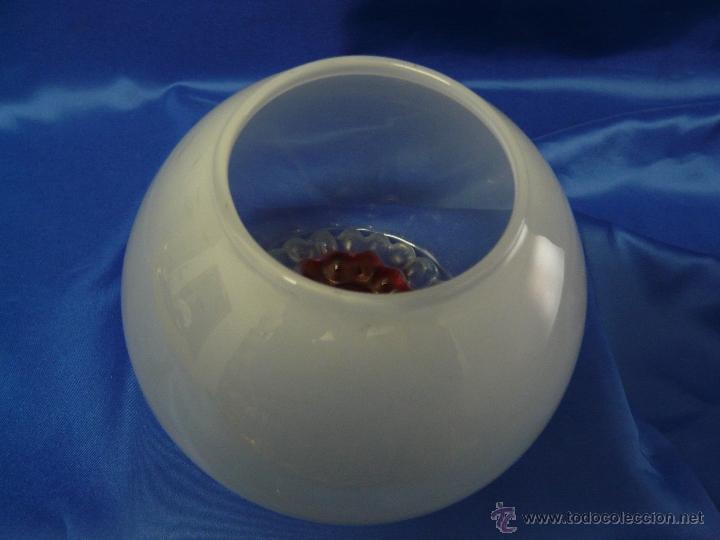 Antig&uuml;edades: TULIPA GLOBO MATEADO EN BLANCO Y ROJO SIN GRAIPA - Foto 3