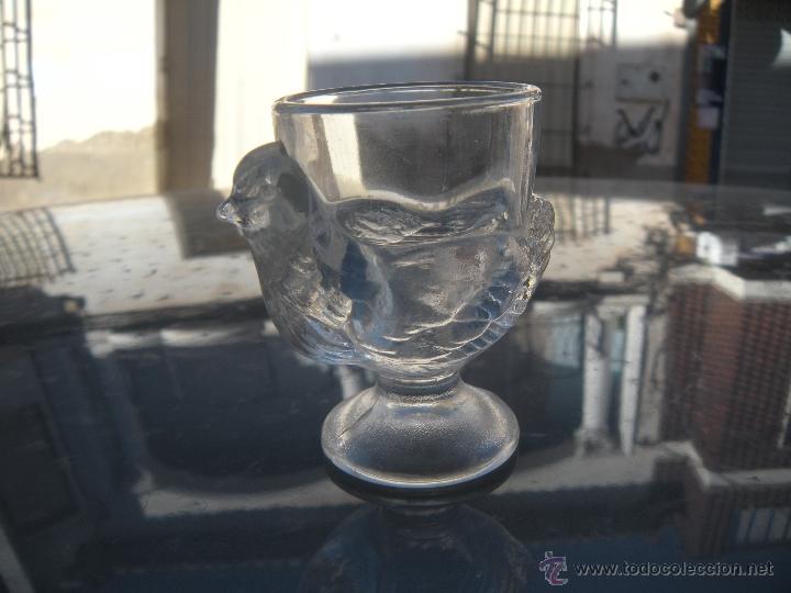 Antig&uuml;edades: HUEVERA DE CRISTAL CON POLLO - Foto 3