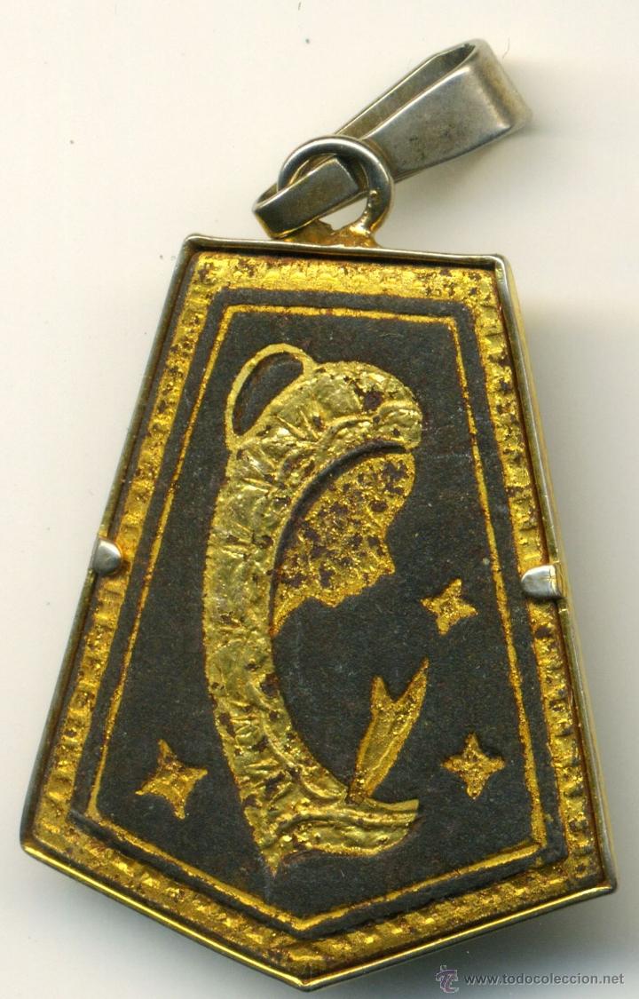 Antig&uuml;edades: Medalla de la virgen ni&ntilde;a. - Foto 1