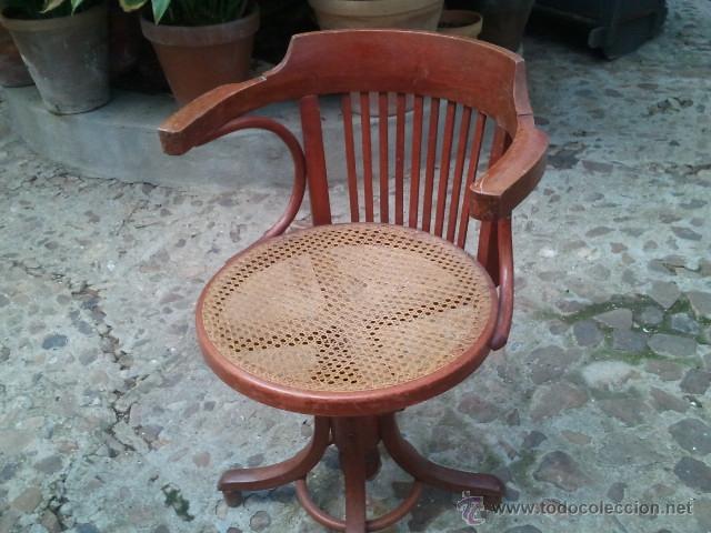 Antig&uuml;edades: Sillon giratorio de despacho DE REJILLA - Foto 1