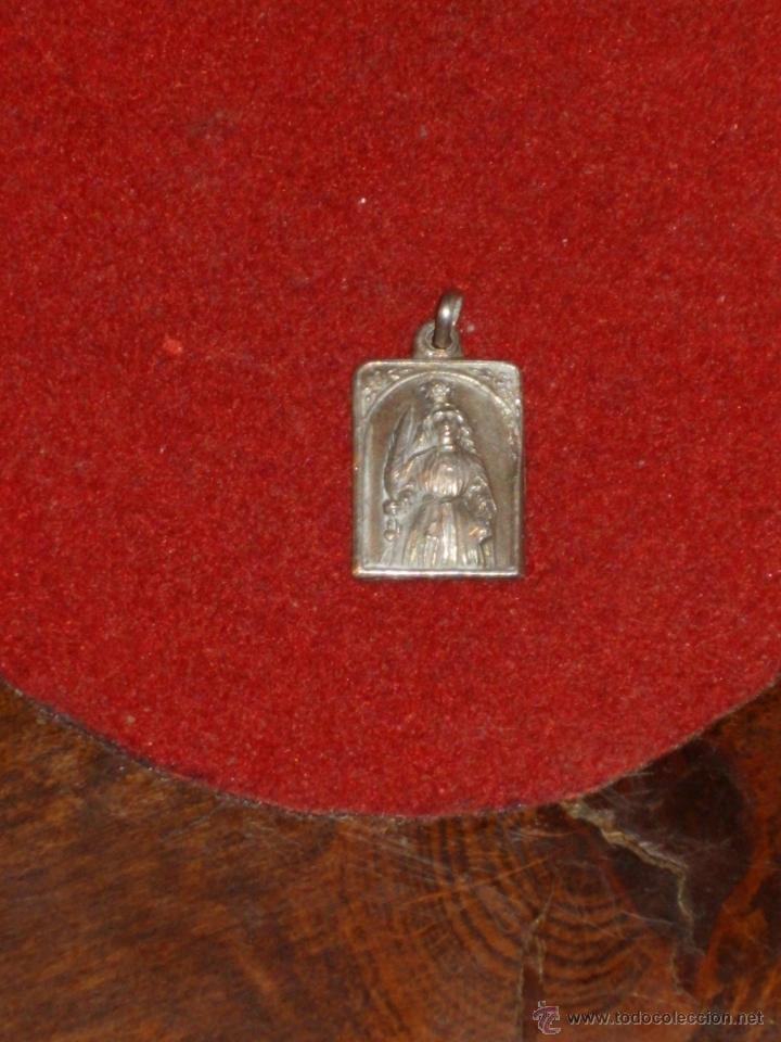 Antig&uuml;edades: PEQUE&Ntilde;A MEDALLA DE LA VIRGEN DE PLATA. - Foto 1