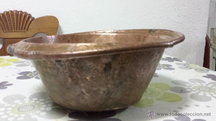 Antiquit&eacute;s: zafa de cobre antigua