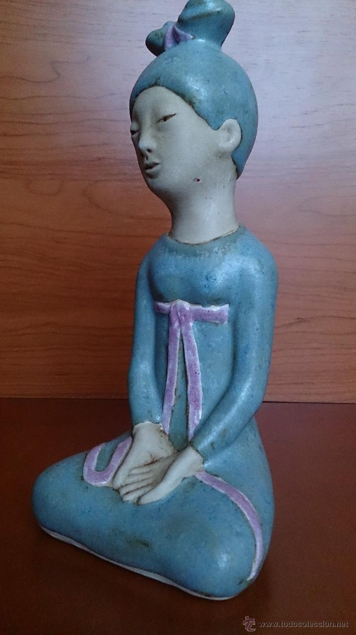 Antigüedades: Figura de Japonesa sentada en porcelna con acabados en gres, firmada y numerada de edicion limitada. - Foto 11 - 41237106
