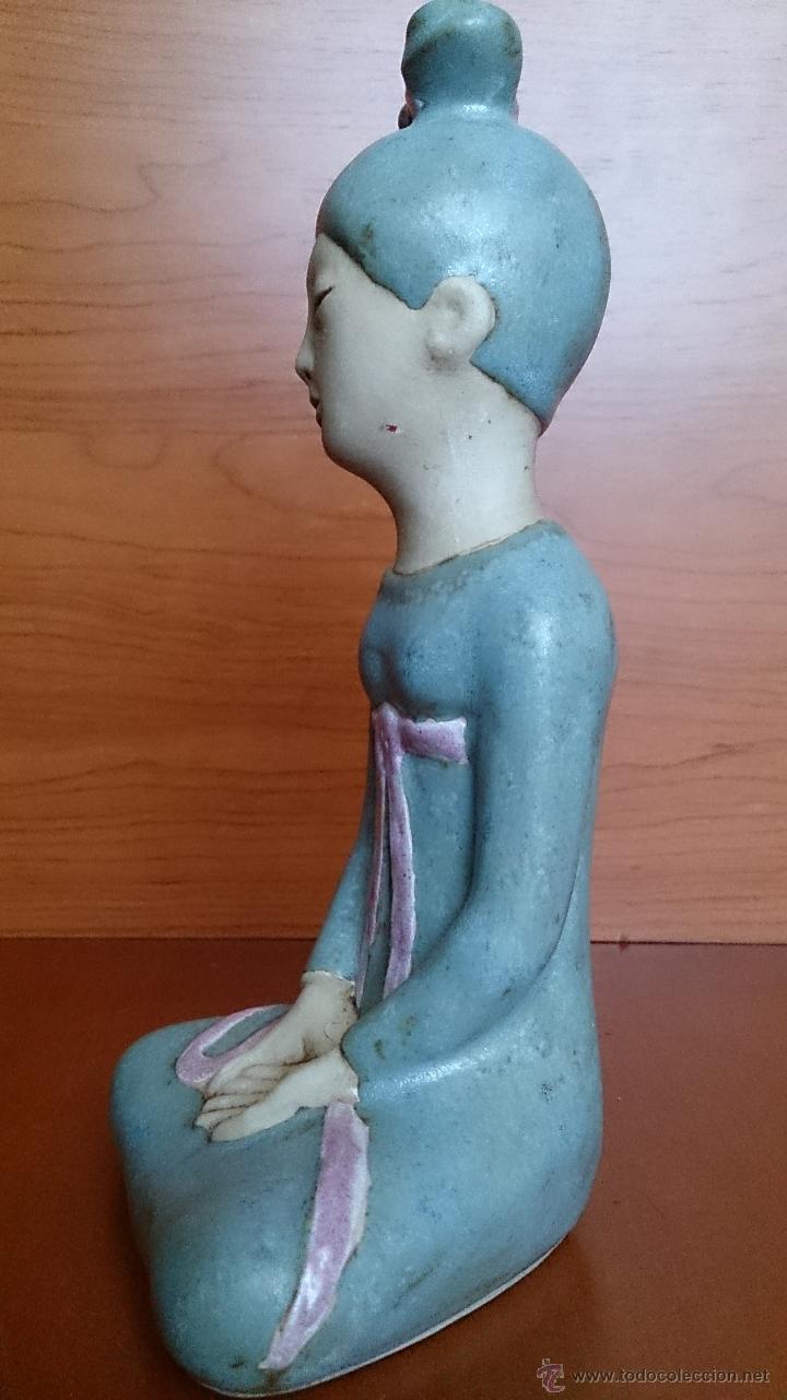 Antigüedades: Figura de Japonesa sentada en porcelna con acabados en gres, firmada y numerada de edicion limitada. - Foto 12 - 41237106