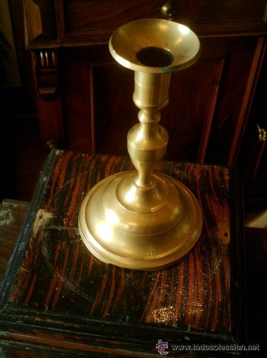 Antig&uuml;edades: CANDELABRO DE BRONCE ANTIGUO - Foto 2