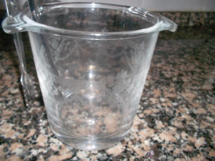 Antiquit&eacute;s: bonita cubitera grabada