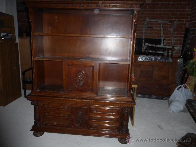 Antig&uuml;edades: ANTIGUO MUEBLE LIBRERIA DE MADERA TALLADA. - Foto 1