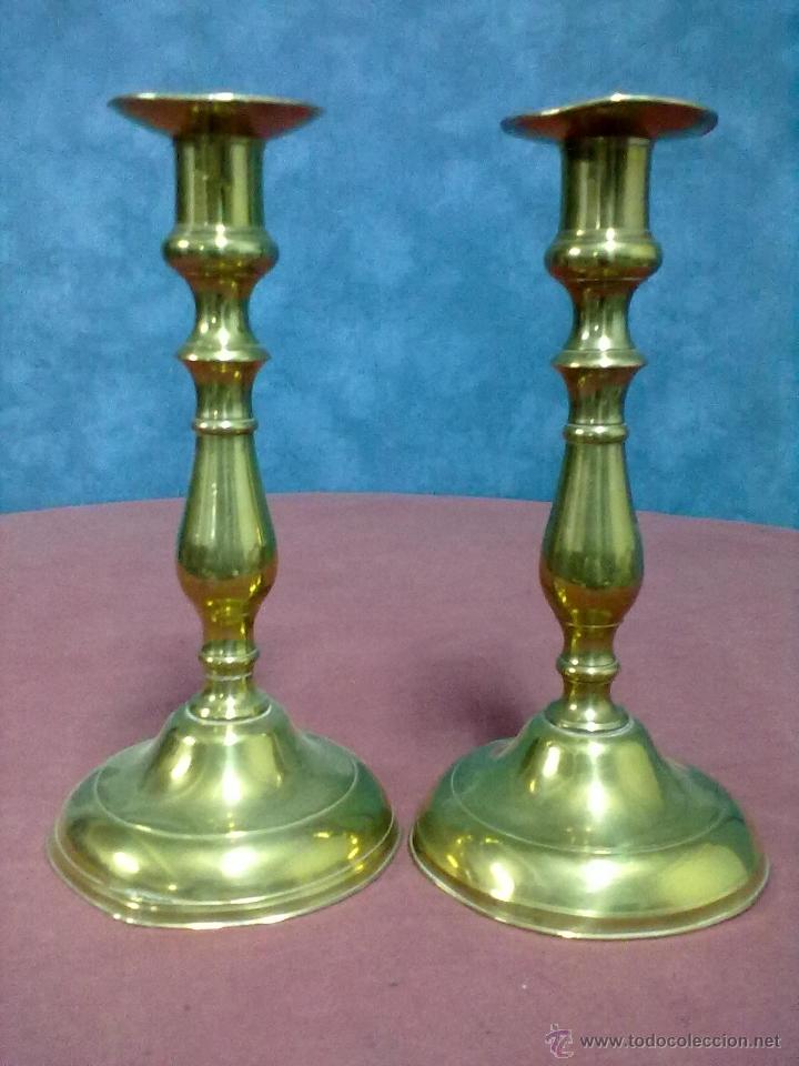 Antig&uuml;edades: PAREJA DE CANDELEROS PERA BRONCE PARA ARREGLAR - Foto 1