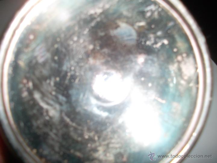 Antig&uuml;edades: copa con marcas silver plated - Foto 3