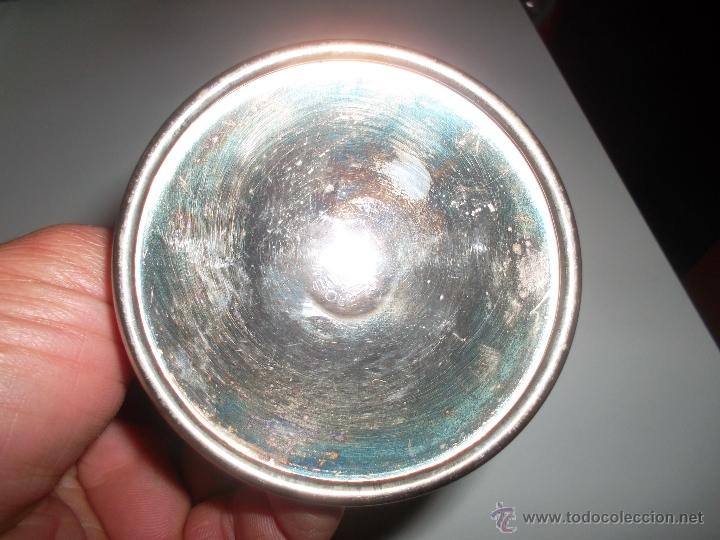 Antig&uuml;edades: copa con marcas silver plated - Foto 4