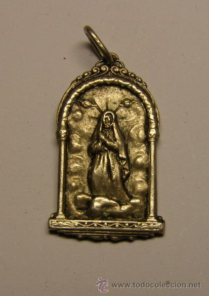 Antig&uuml;edades: Medalla religiosa de Santa. - Foto 1