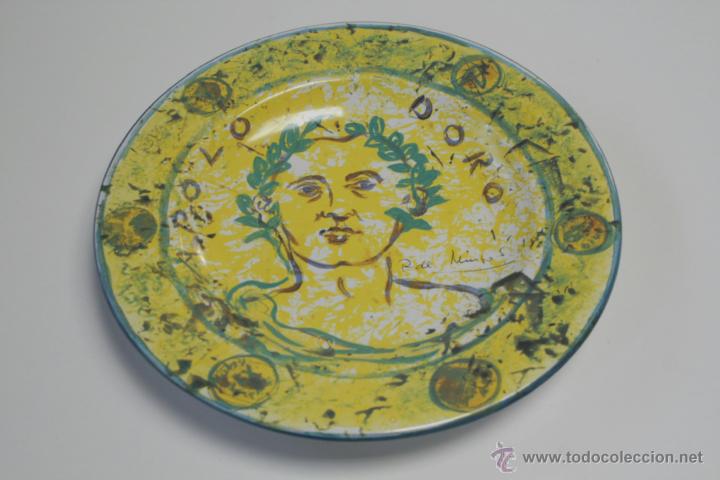 Antig&uuml;edades: GRAN PLATO PARA COLGAR -POLO DORO-, FIRMADO. PUBLICIDAD MAPFRE GUADALAJARA. 33 CMS. DE DI&Aacute;METRO.