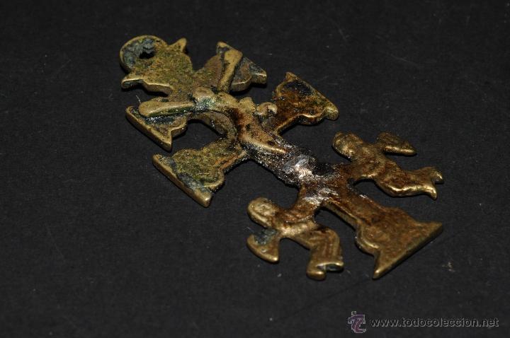 Antig&uuml;edades: ANTIGUA CRUZ DE CARAVACA EN BRONCE - Foto 2