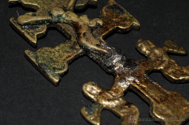 Antig&uuml;edades: ANTIGUA CRUZ DE CARAVACA EN BRONCE - Foto 3