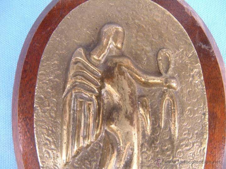 Antig&uuml;edades: METOPA DE MADERA Y BRONCE CON &Aacute;NGEL - Foto 1