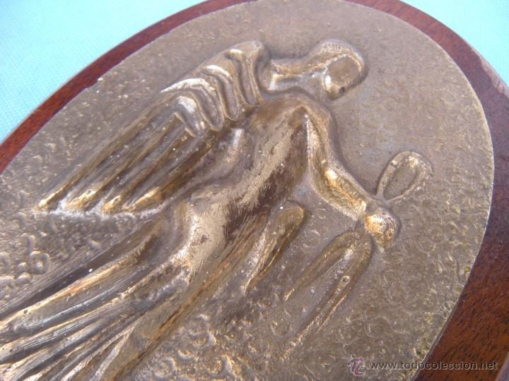 Antig&uuml;edades: METOPA DE MADERA Y BRONCE CON &Aacute;NGEL - Foto 4