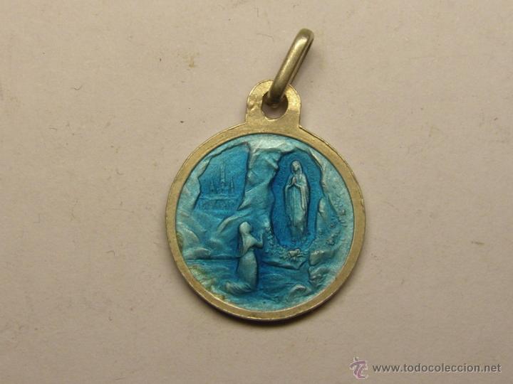 Antig&uuml;edades: Medalla religiosa N&ordf; S&ordf; de Lourdes. - Foto 2
