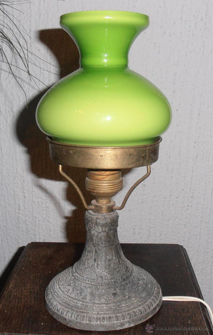 Antig&uuml;edades: LAMPARA DE MESA CON PIE DE CALAMINA - Foto 1