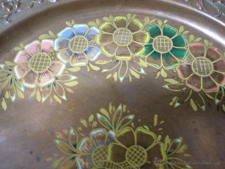 Antig&uuml;edades: PLATO DE COBRE PINTADO A MANO - Foto 3
