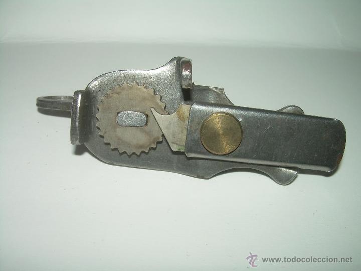 Antig&uuml;edades: ANTIGUO Y RARO ABRIDOR DE LATAS DE CONSERVA. - Foto 3