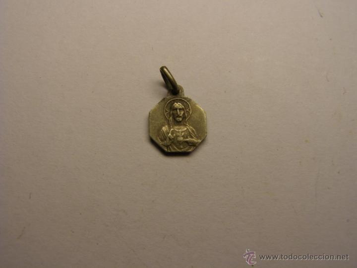Antig&uuml;edades: Medalla religiosa &iquest;N&ordf; S&ordf; de Montserrat? - Foto 2
