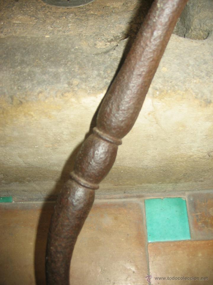 Antig&uuml;edades: Estribo de forja para carruaje, - Foto 2