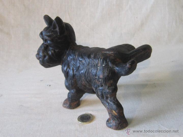 Antig&uuml;edades: TERRIER  EN HIERRO - Foto 1