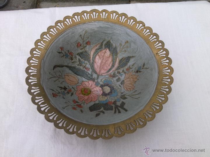 Antig&uuml;edades: FRUTERO O CENTRO DE MESA DE BRONCE ESMALTADO - Foto 3