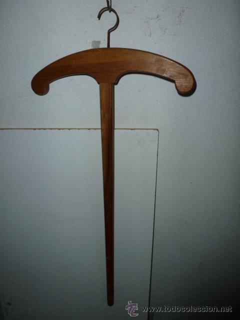 Antig&uuml;edades: Antigua percha de baston en madera - Foto 1