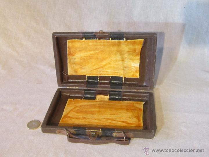 Antig&uuml;edades: CAJA DE MADERA Y ESCAY - Foto 2