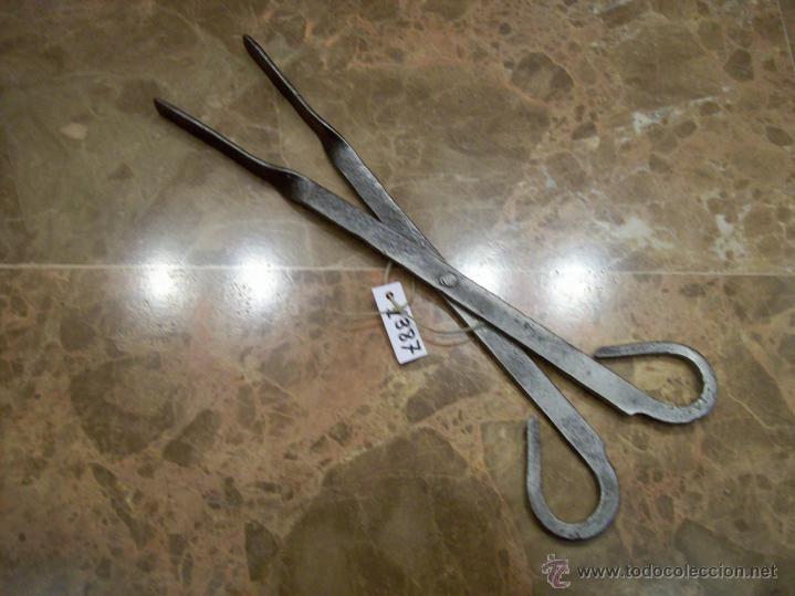 Antig&uuml;edades: ANTIGUAS PINZAS DE HOGAR - Foto 1
