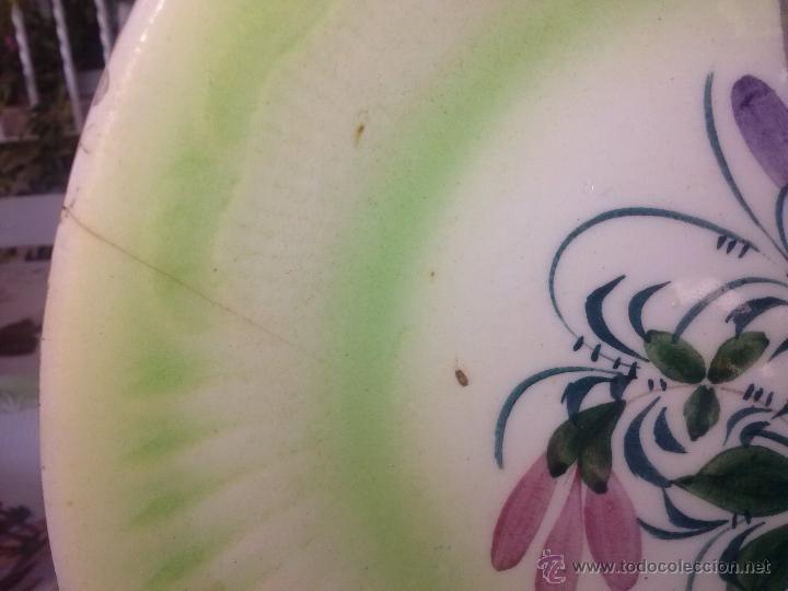 Antig&uuml;edades: antiguo plato de manises pintado a mano - Foto 3