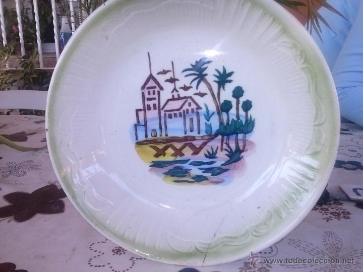 Antig&uuml;edades: antiguo plato de manises pintado a mano. - Foto 1