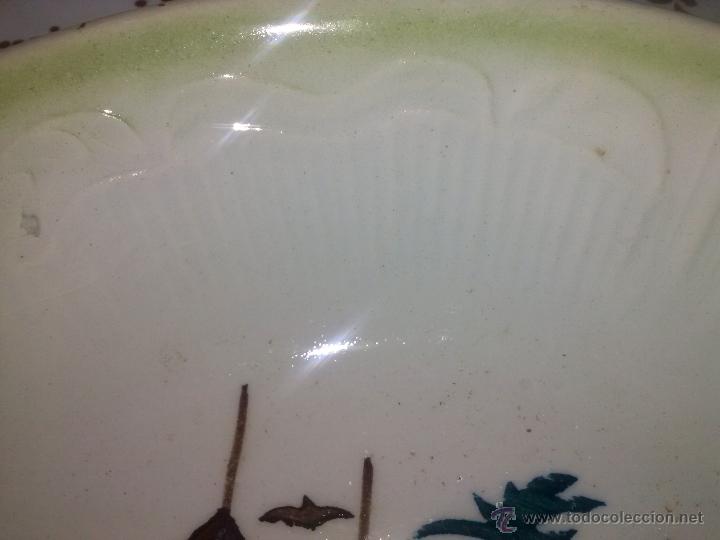 Antig&uuml;edades: antiguo plato de manises pintado a mano. - Foto 4