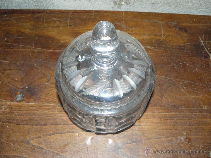 Antig&uuml;edades: BOMBONERA DE CRISTAL TALLADO - Foto 2